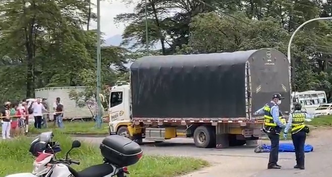 Muere peatón arrollado por un camión vía Catama
