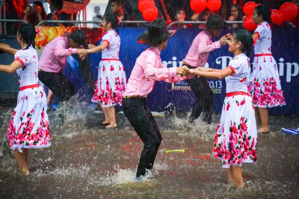 Ni la intensa lluvia detuvo el Joropódromo