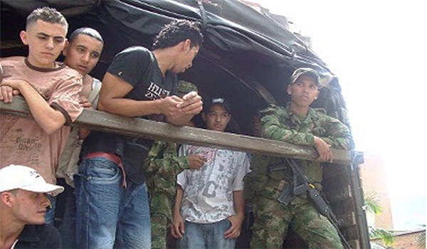 ¡Alto ahí! Prohibido reclutar y trasladar jóvenes para el servicio militar