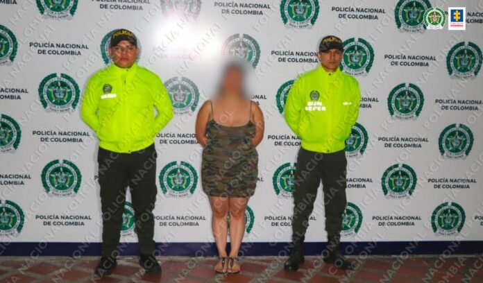 Obligó a su hija a vender sexo como modelo web cam