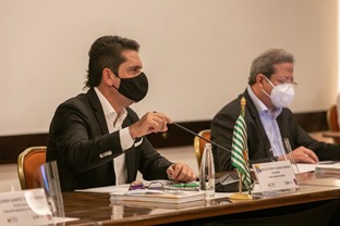 Zuluaga propone acabar ley de garantías electorales