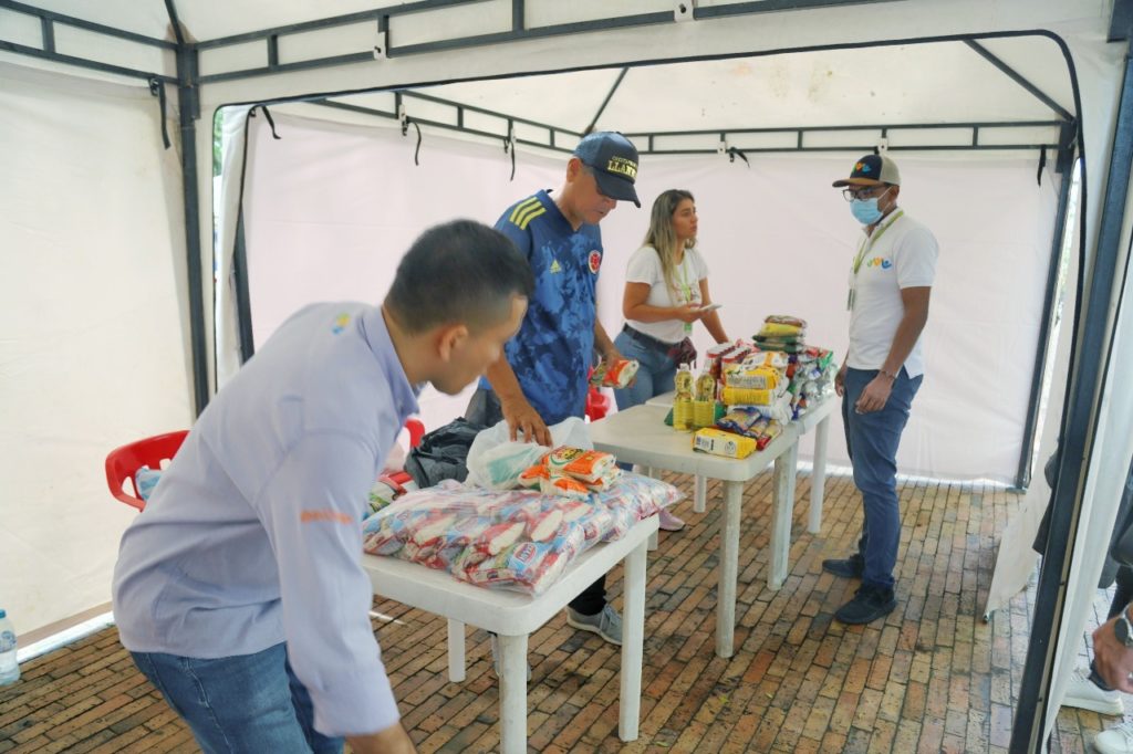 Más de cinco toneladas de alimentos han donado los llaneros para damnificados por lluvias en el Meta