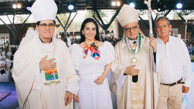 Polémicas por condecoración a monseñor Oscar Urbina, acusado de pederastia