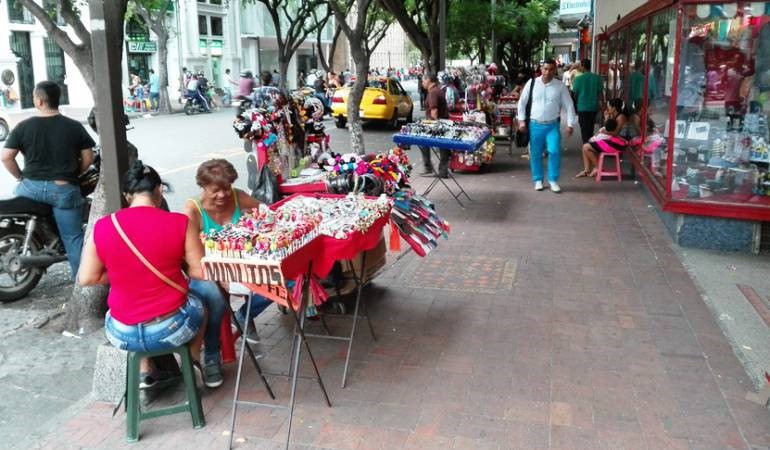 Amplían plazo para los permisos transitorios de los vendedores informales en temporada navideña
