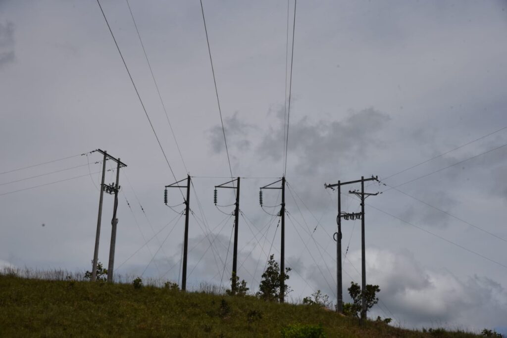 Proyecto de electrificación asegura conectividad para estudiantes en Puerto Lleras